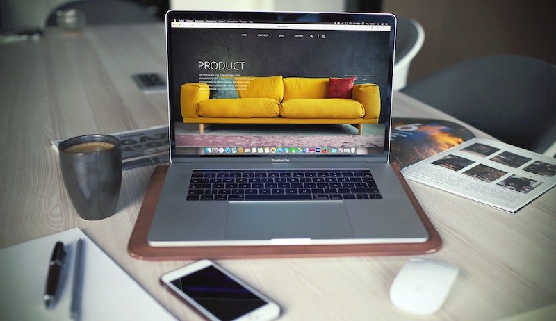 Landing pages on a computer - Photo by Igor Miske on Unsplash